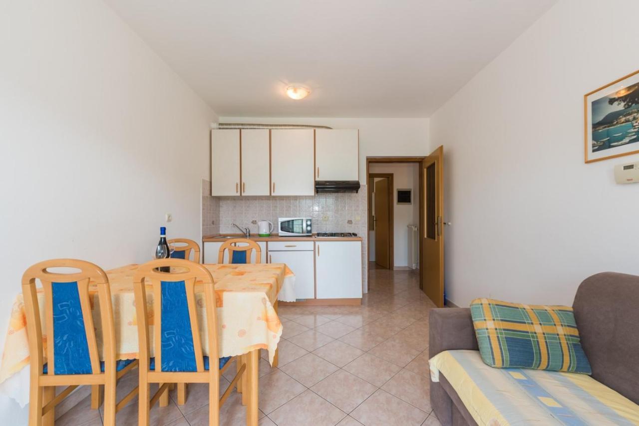 Apartments Villa Adria Rabac Exteriör bild